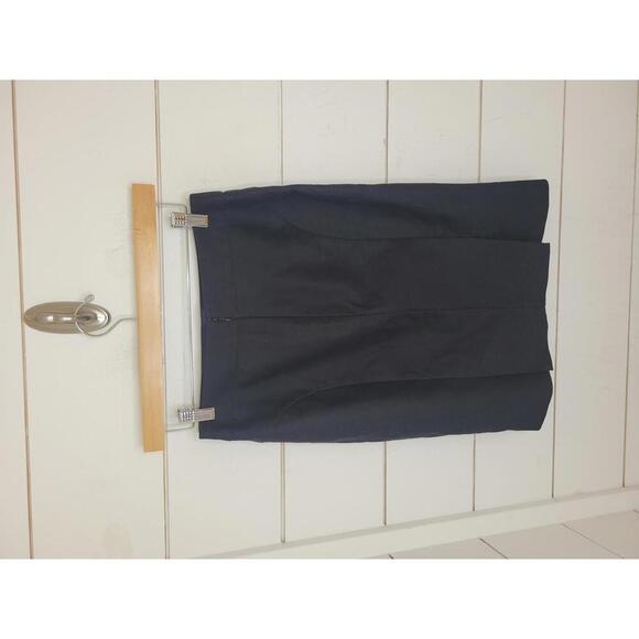 J Crew size 0 black knee length pencil skirt. double slits at back - Picture 2 of 4